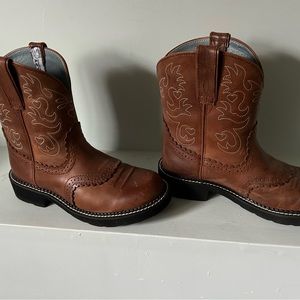 Ariat Fat Baby Boots in line new condition
